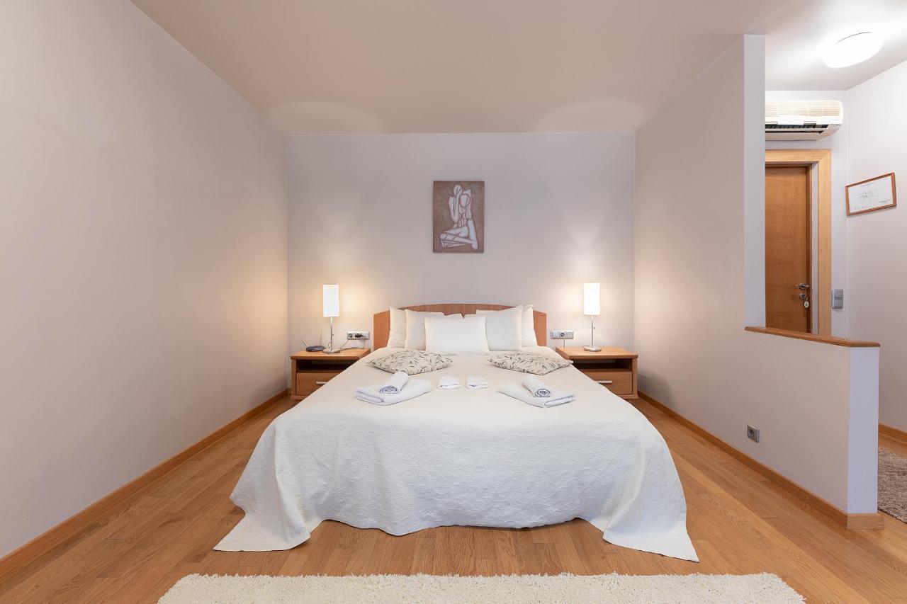 Room In Bb - Valensija - Suite For Two In Nice Hotel Jūrkalne Eksteriør bilde